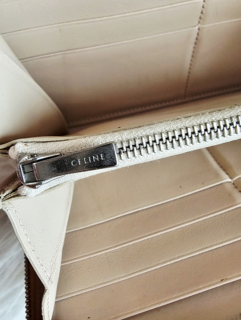 Celine Long Leather Zip Around Wallet Color-block Beige and Black - Preloved - Picture 4 of 13
